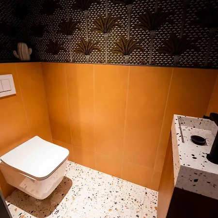 & Garden - Luxury Private Apart' Center *